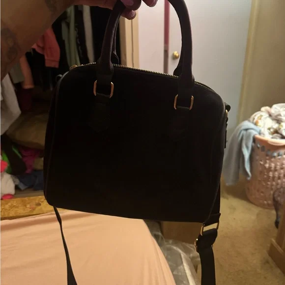Juicy Couture Black Handbag with Gold Accents - Picture 3 of 4